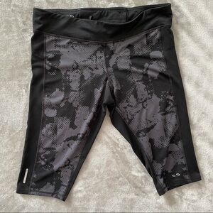 C9 Champion Women's Size XL Athletic Legging Shorts Black Gray Drawstring Pocket